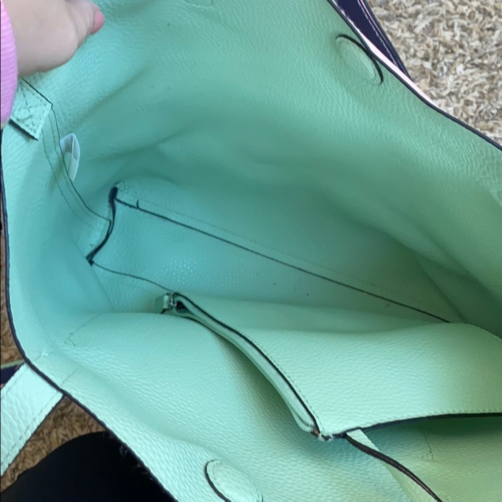 Reversible tote - Picture 2 of 4